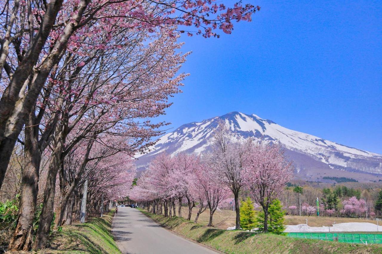 Guest House Chara Hirosaki Bagian luar foto