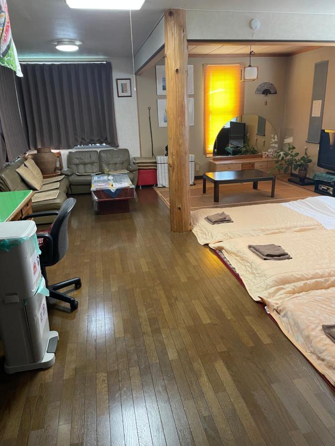 Guest House Chara Hirosaki Bagian luar foto